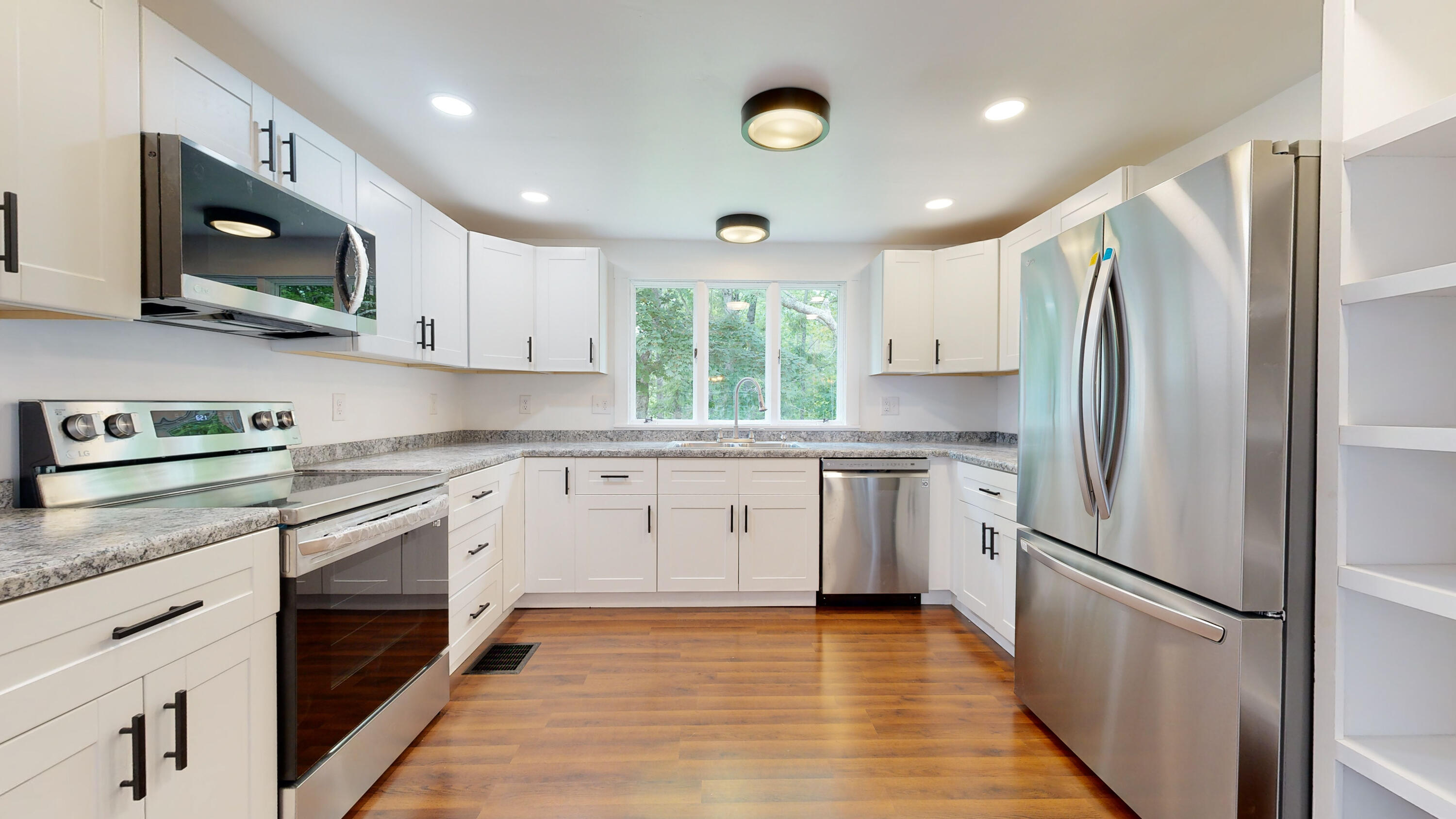 1675 Old Augusta Road Waldoboro, ME 04572 - Photo 2 of 51 Kitchen