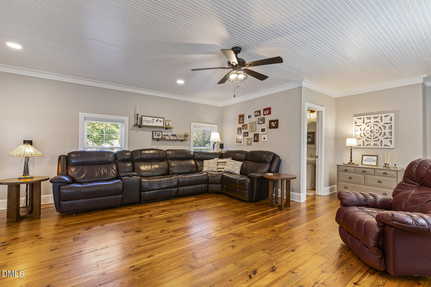 129 Kipling Road Fuquay-Varina, NC 27526 - Photo 35 of 58 a living room with furniture