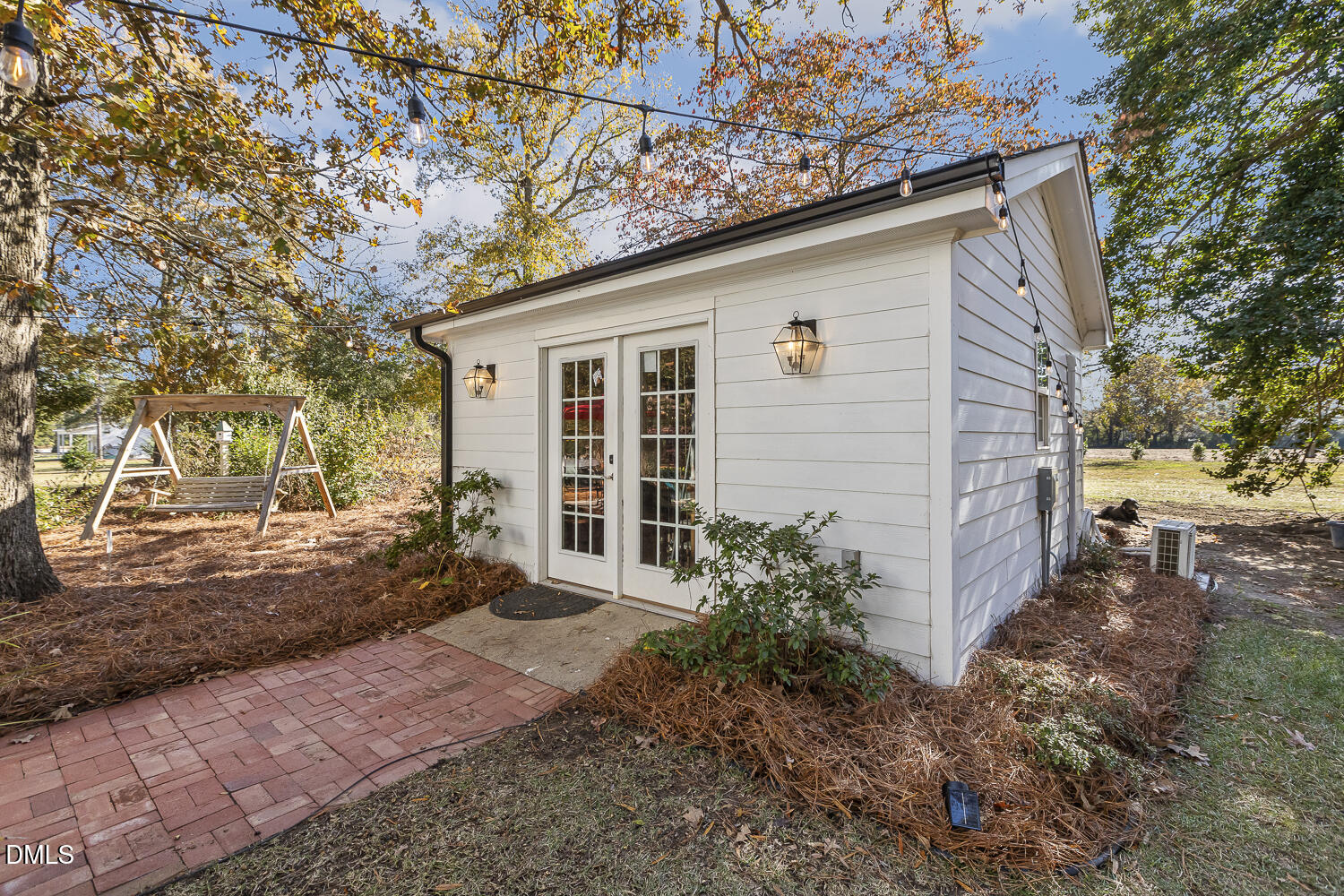 129 Kipling Road Fuquay-Varina, NC 27526 - Photo 54 of 58 a front view of a house with garden