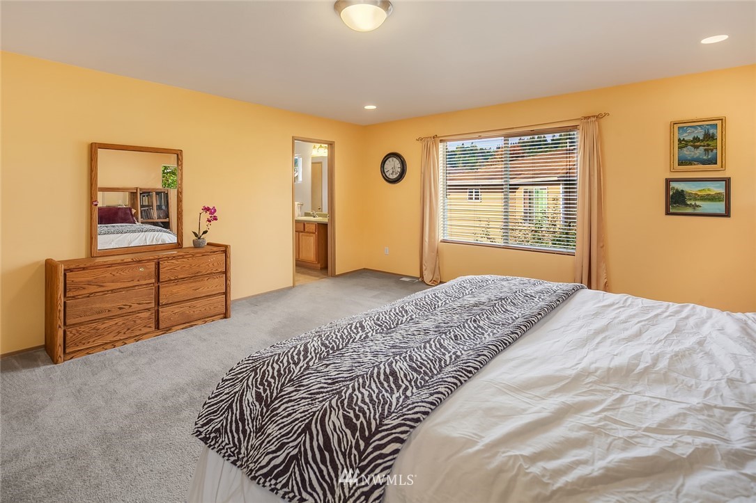 14582 Southeast 154th Street Renton, WA 98058 - Photo 13 of 23 Gallery Image 13