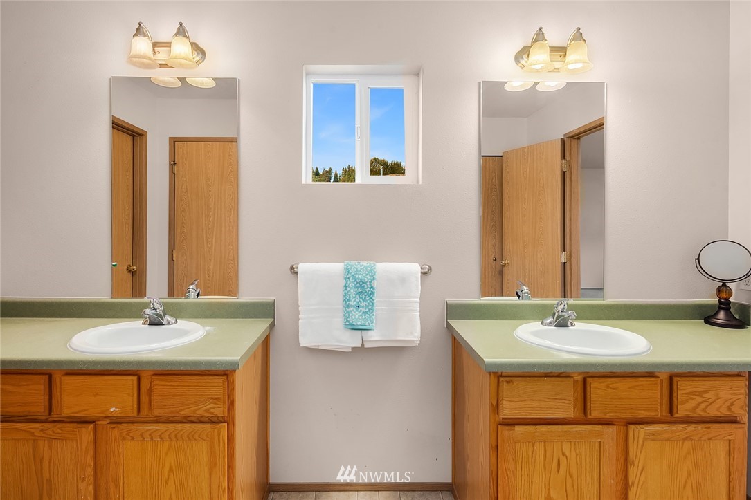14582 Southeast 154th Street Renton, WA 98058 - Photo 14 of 23 Gallery Image 14