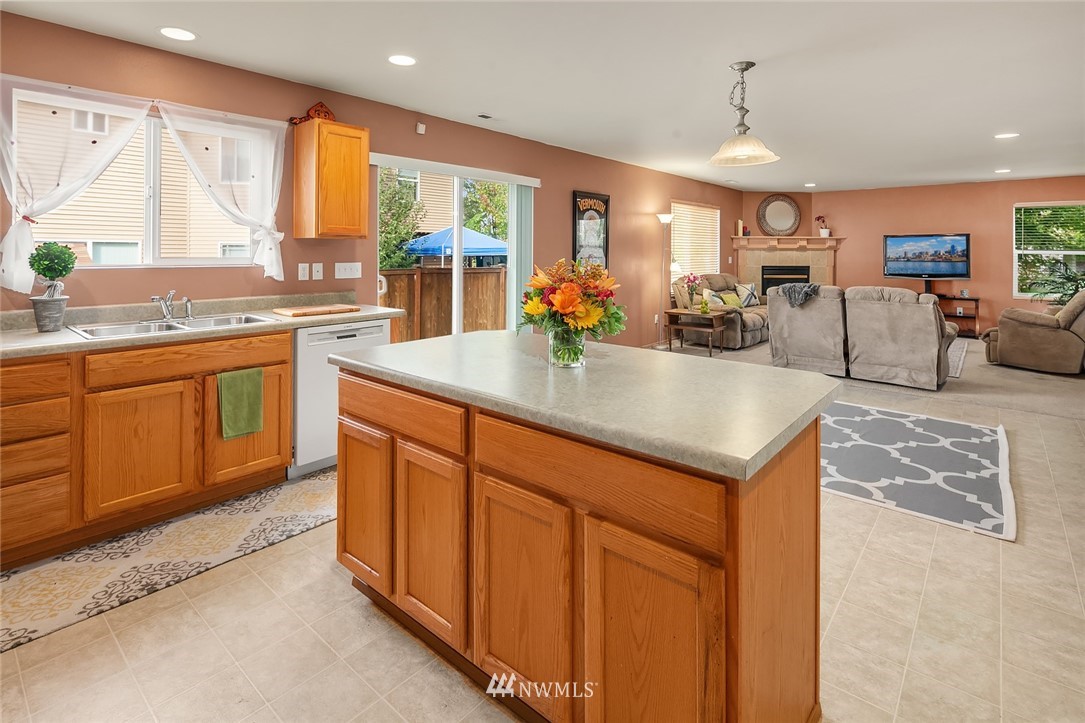 14582 Southeast 154th Street Renton, WA 98058 - Photo 3 of 23 Gallery Image 3
