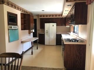 502 Holyoke Road Butler, PA 16001 - Photo 3 of 15