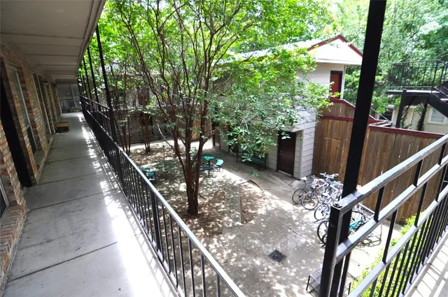 $1,395 | 2207 Leon Street, Unit 201, Austin, TX 78705