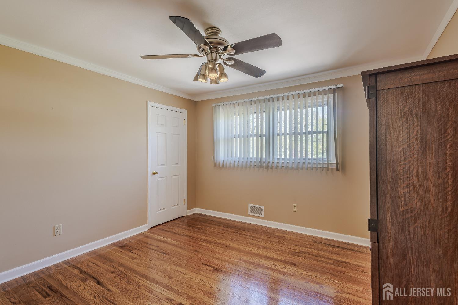 24 Clearview Road East Brunswick, NJ 08816 - Photo 15 of 37