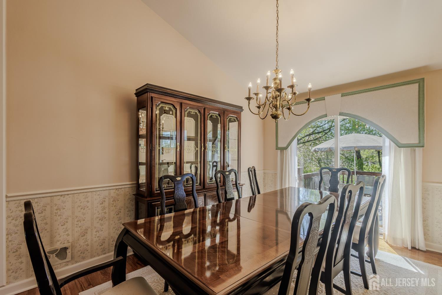 24 Clearview Road East Brunswick, NJ 08816 - Photo 7 of 37