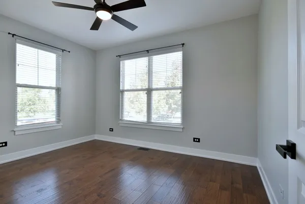 $3,250 | 982 Indigo Court, Hanover Park, IL 60133