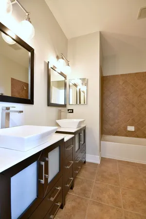 $3,250 | 982 Indigo Court, Hanover Park, IL 60133