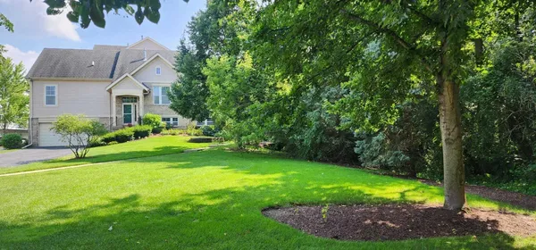$3,250 | 982 Indigo Court, Hanover Park, IL 60133
