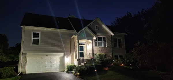 $3,250 | 982 Indigo Court, Hanover Park, IL 60133