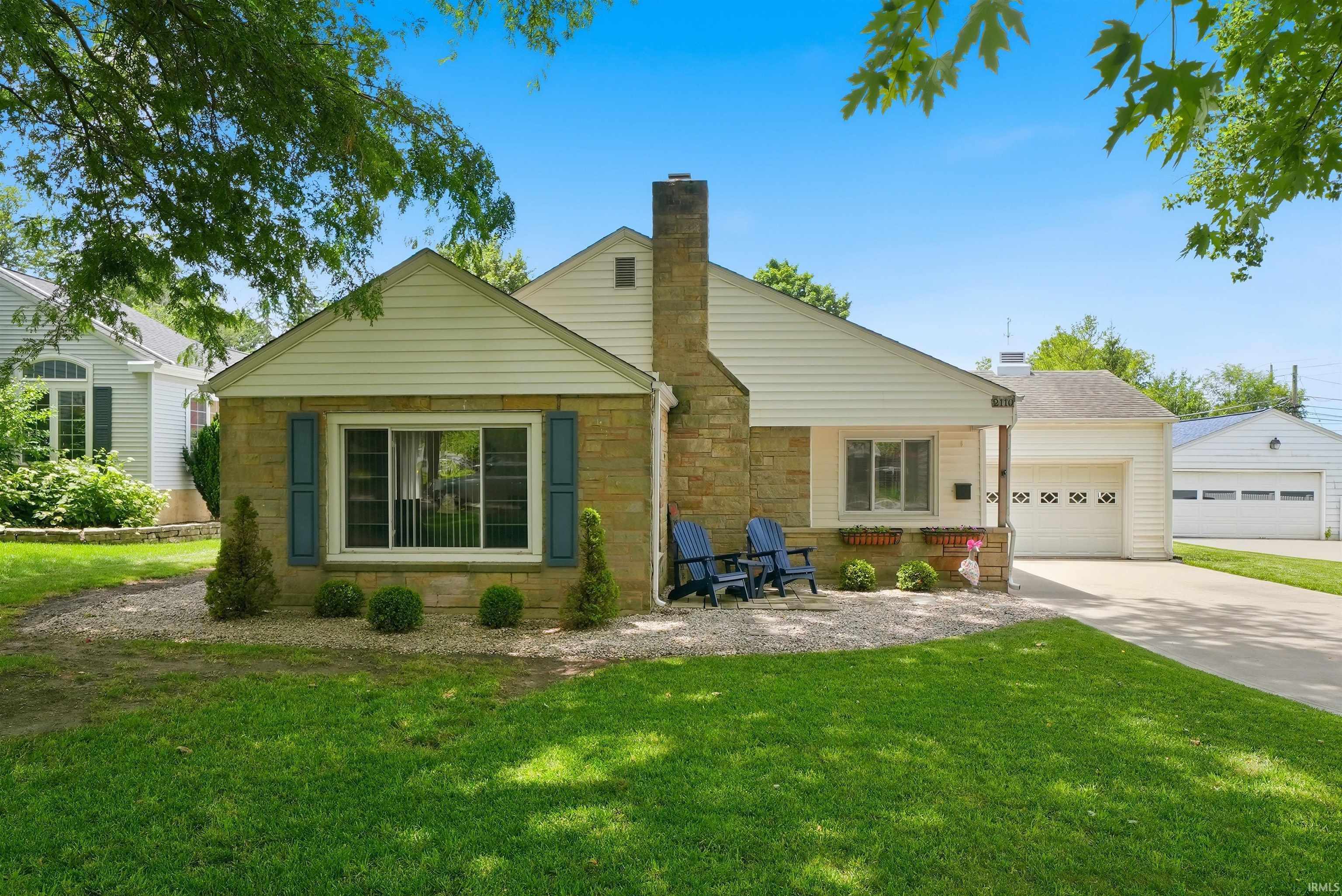 2110 Springfield Avenue Fort Wayne, IN 46805 - Photo 2 of 39