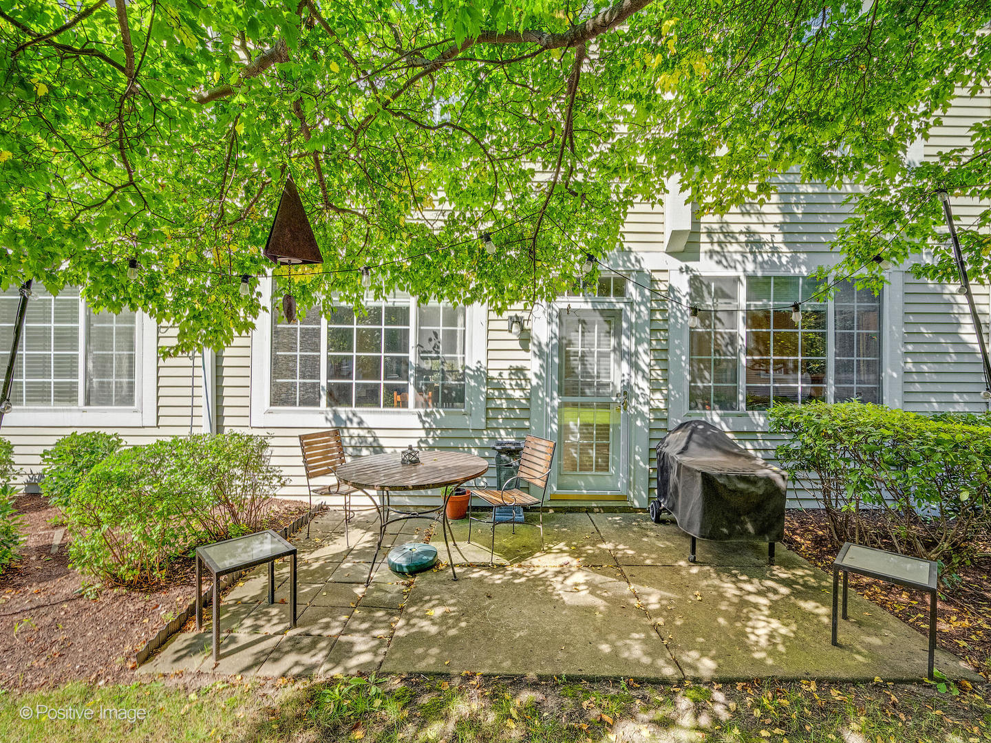 31104 Carpenter Court Warrenville, IL 60555 - Photo 30 of 32 a building outdoor space with patio furniture