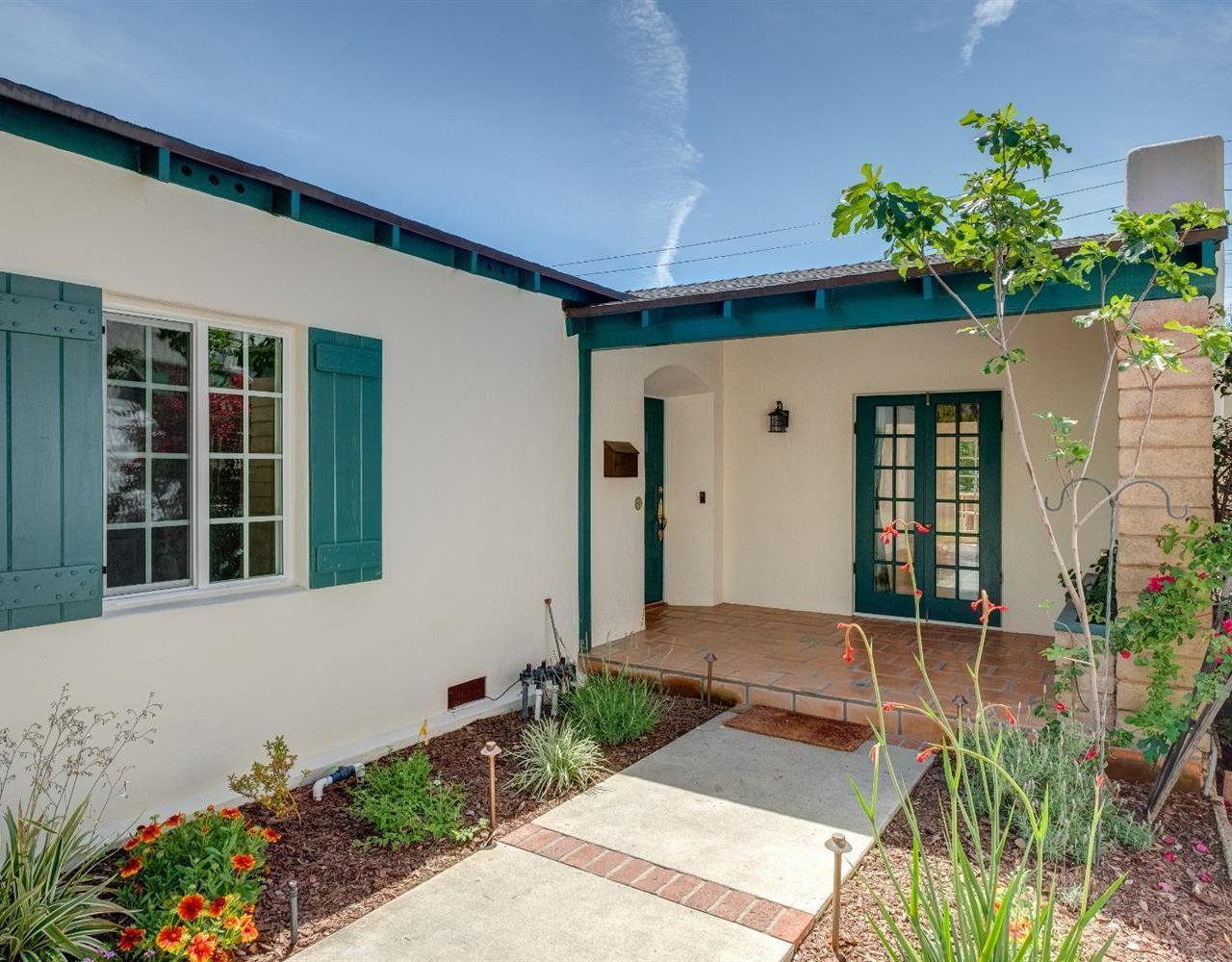 2054 Galbreth Road Pasadena, CA 91104 - Photo 2 of 26 Gallery Image 2