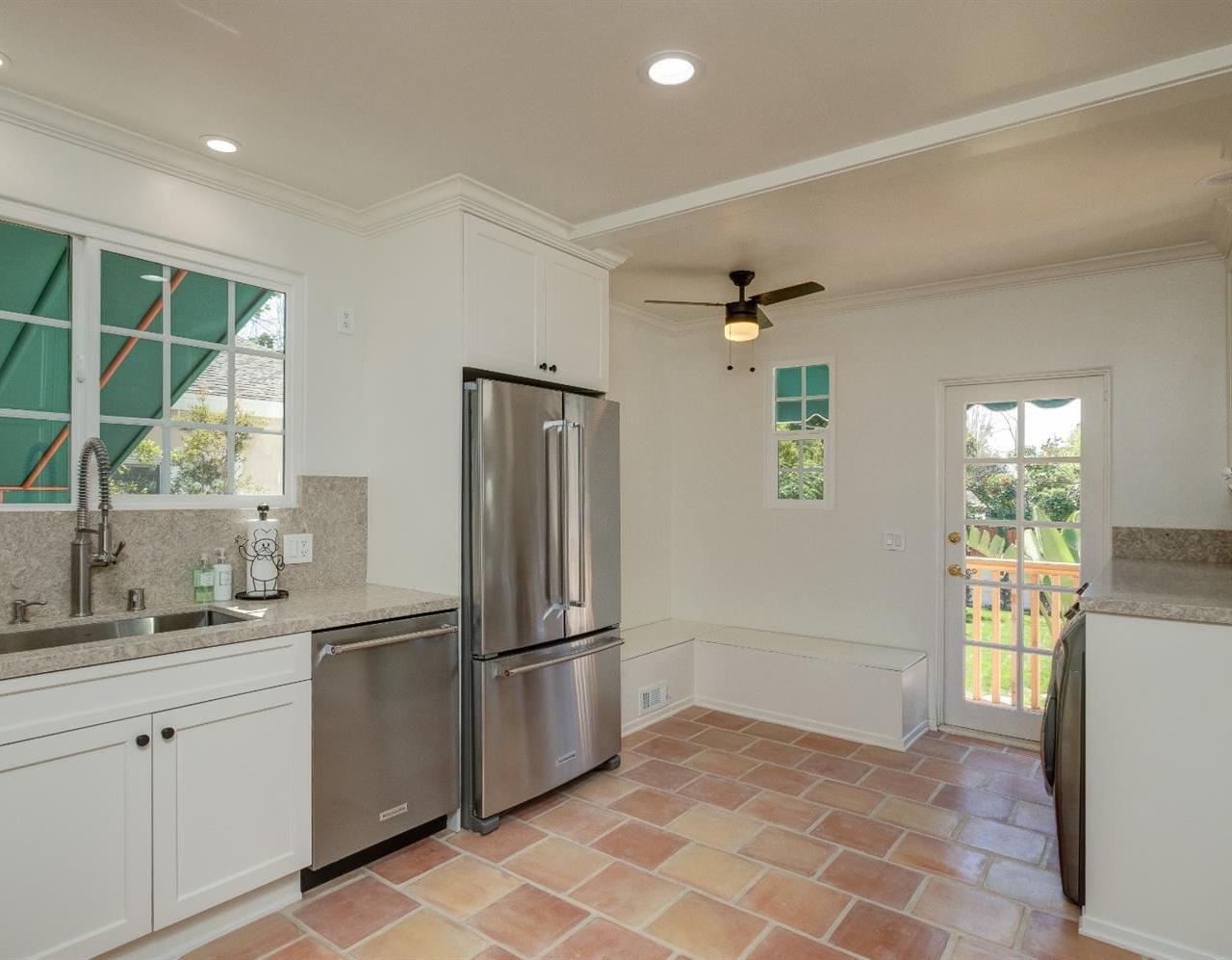 2054 Galbreth Road Pasadena, CA 91104 - Photo 11 of 26 Gallery Image 11