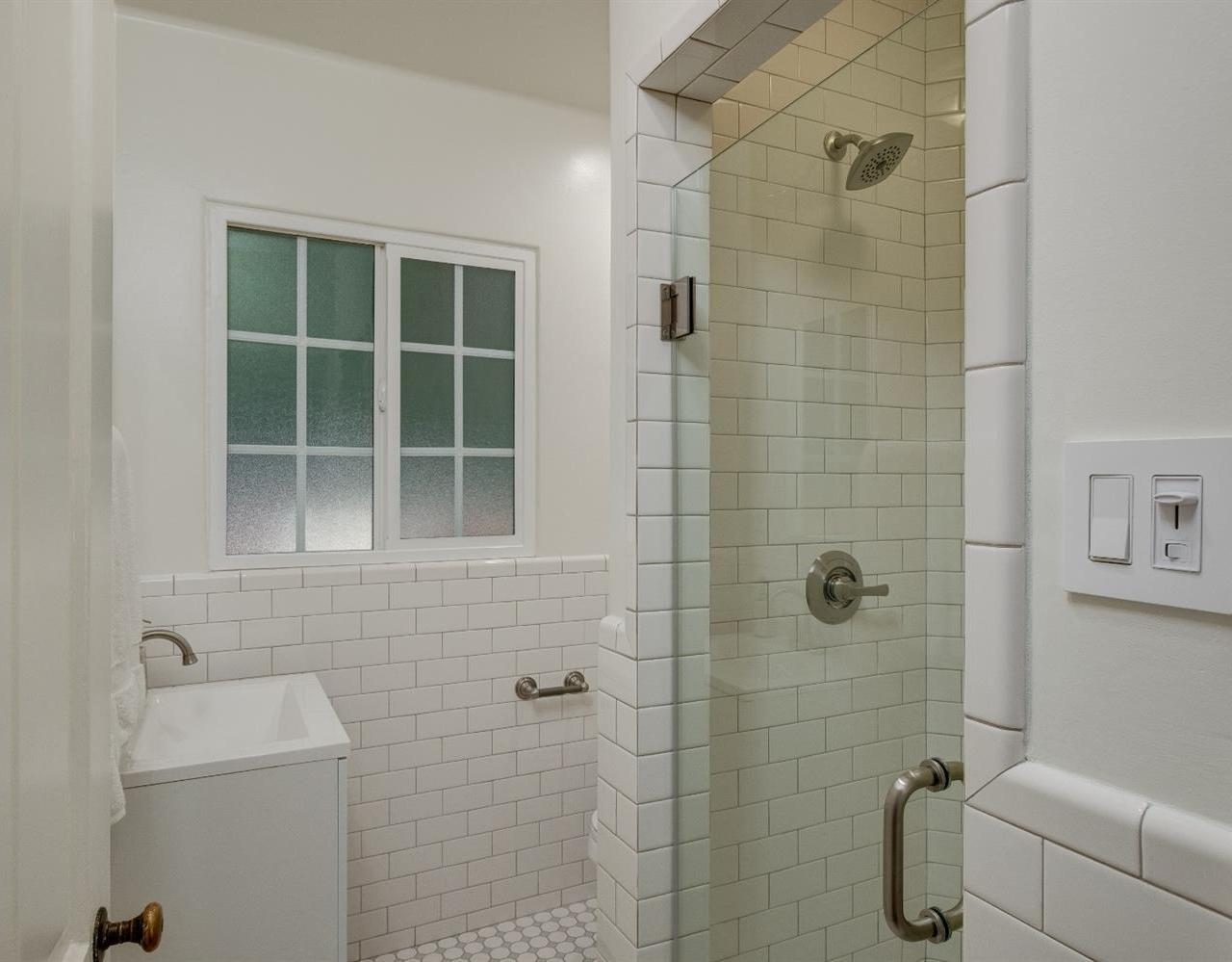 2054 Galbreth Road Pasadena, CA 91104 - Photo 18 of 26 Gallery Image 18