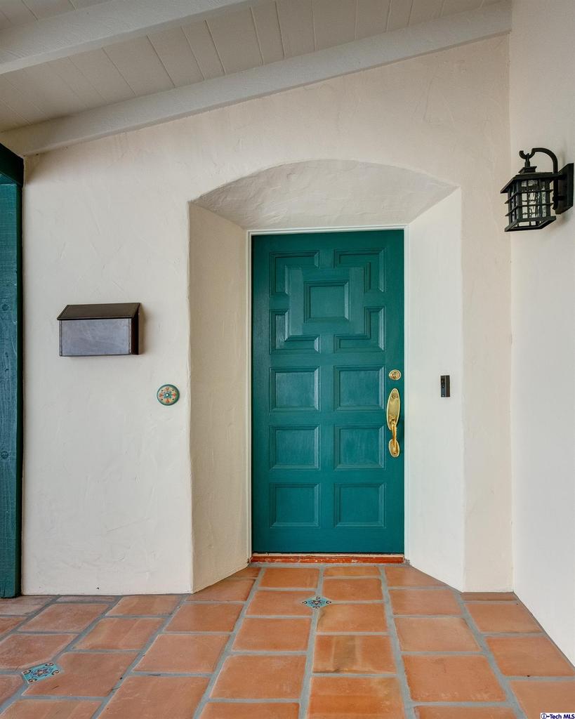 2054 Galbreth Road Pasadena, CA 91104 - Photo 3 of 26 Gallery Image 3