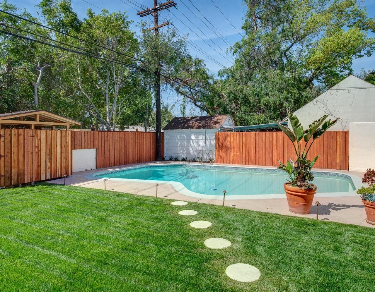 2054 Galbreth Road Pasadena, CA 91104 - Photo 21 of 26 Gallery Image 21