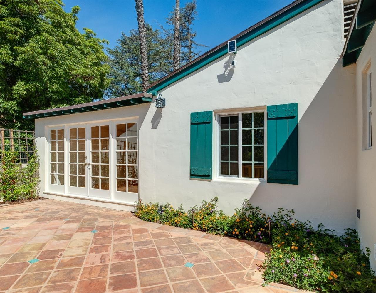 2054 Galbreth Road Pasadena, CA 91104 - Photo 25 of 26 Gallery Image 25