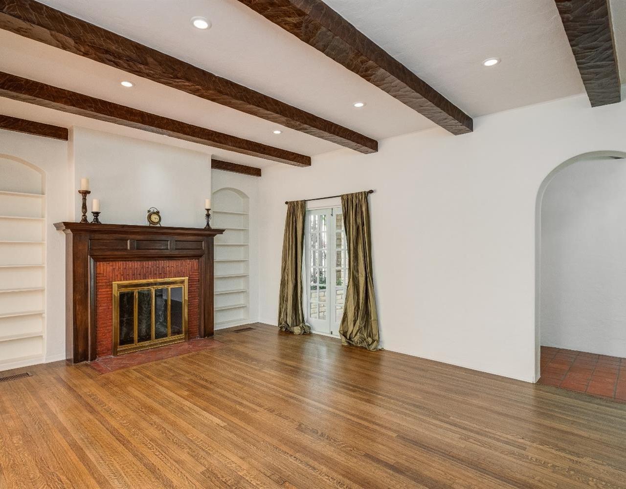 2054 Galbreth Road Pasadena, CA 91104 - Photo 6 of 26 Gallery Image 6