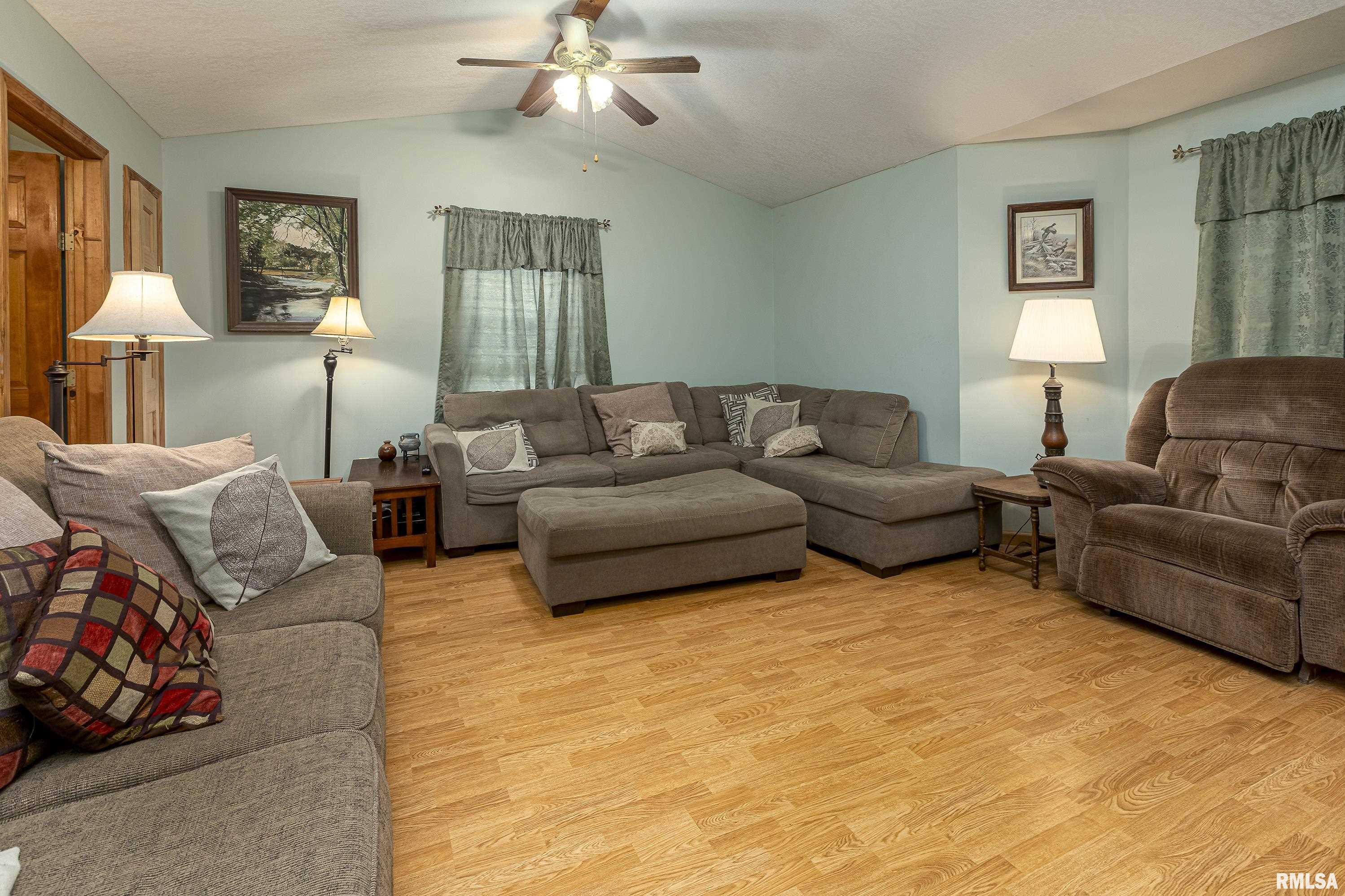 4040 Boskydell Road Carbondale, IL 62903 - Photo 5 of 45 Gallery Image 5