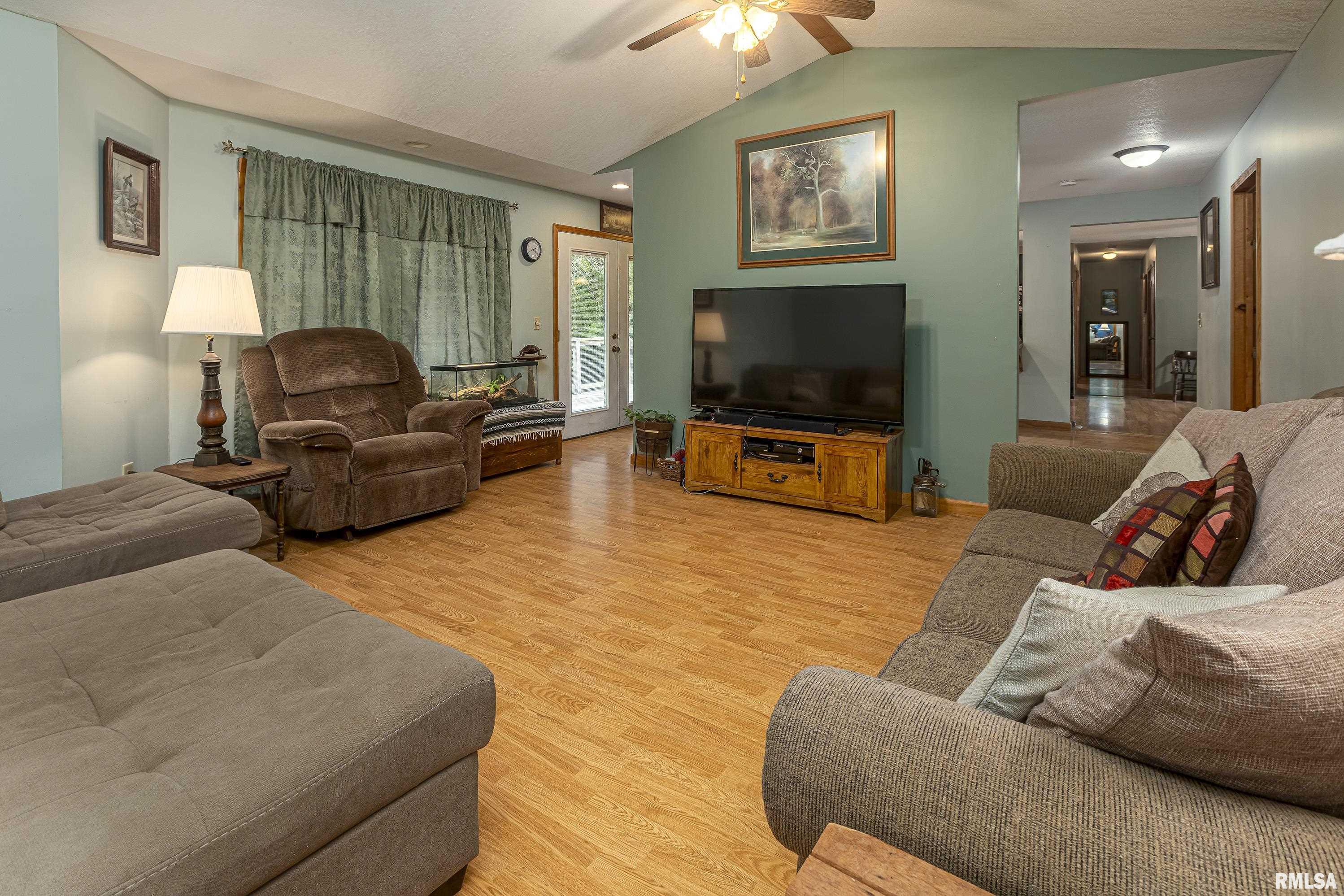 4040 Boskydell Road Carbondale, IL 62903 - Photo 7 of 45 Gallery Image 7