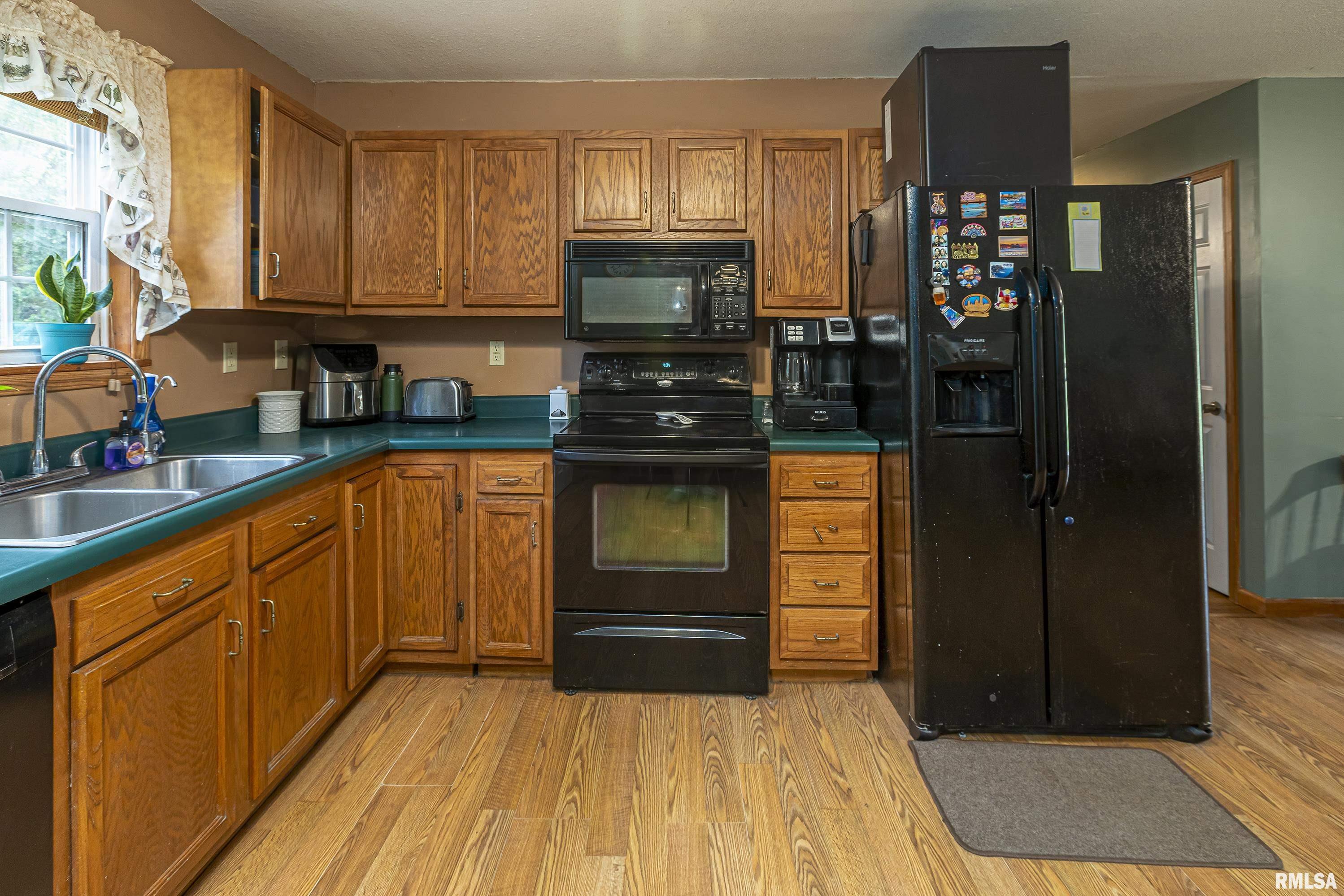 4040 Boskydell Road Carbondale, IL 62903 - Photo 9 of 45 Gallery Image 9