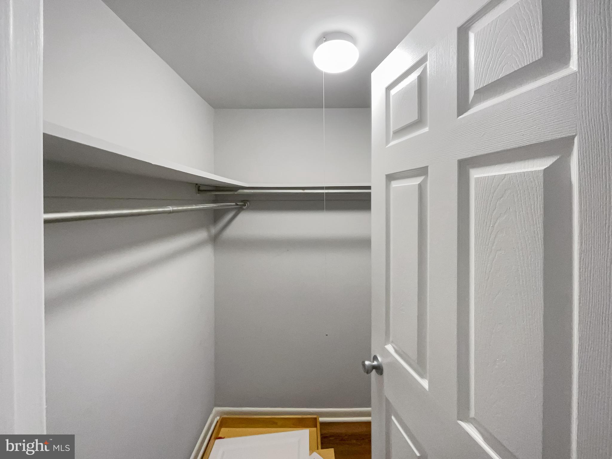 11204 Chestnut Grove Square, Unit 206 Reston, VA 20190 - Photo 11 of 18 a bathroom with a window