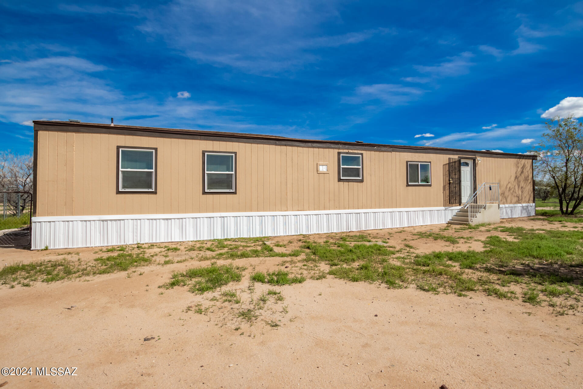 8577 South Marstellar Road Tucson, AZ 85736 - Photo 3 of 26 Gallery Image 3