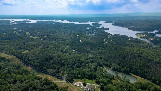 $1,200,000 | 3 Lakeside Drive, Six Mile, SC 29682