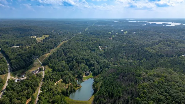 $1,200,000 | 3 Lakeside Drive, Six Mile, SC 29682