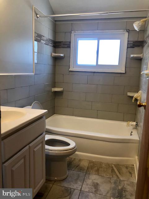 608 Brisbane Road Baltimore, MD 21229 - Photo 8 of 17 Second floor bathroom nearly finished.
