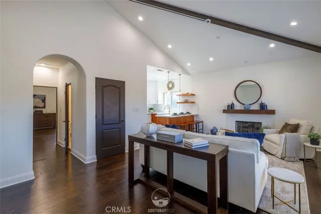 $1,699,000 | 202 North Irena Avenue, Unit B, Redondo Beach, CA 90277