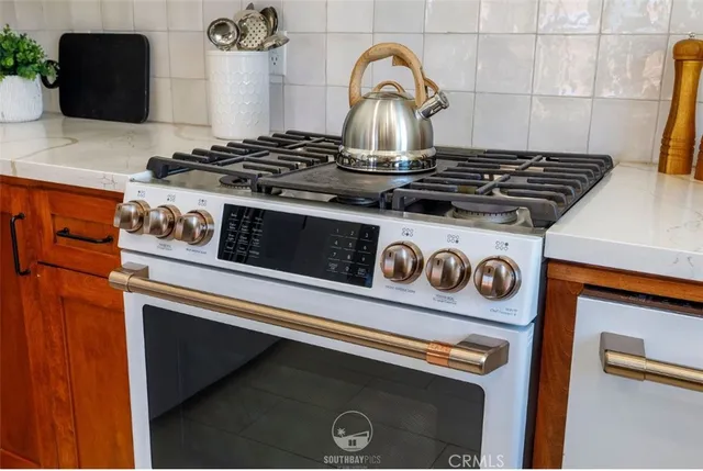 $1,699,000 | 202 North Irena Avenue, Unit B, Redondo Beach, CA 90277