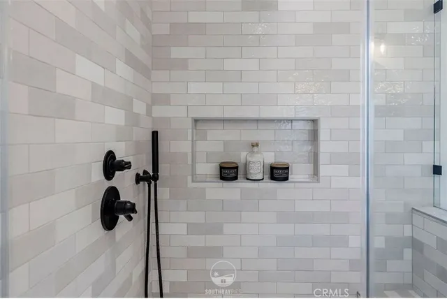 $1,699,000 | 202 North Irena Avenue, Unit B, Redondo Beach, CA 90277