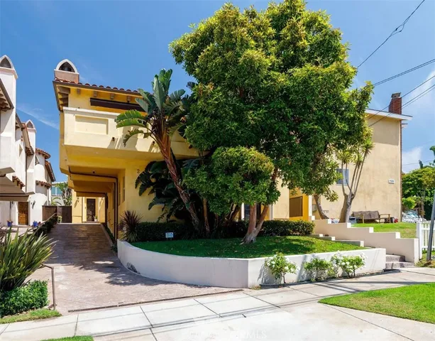 $1,699,000 | 202 North Irena Avenue, Unit B, Redondo Beach, CA 90277