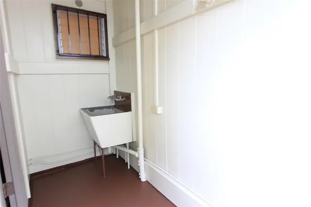 $1,900 | 1245 Rycroft Street, Honolulu, HI 96814