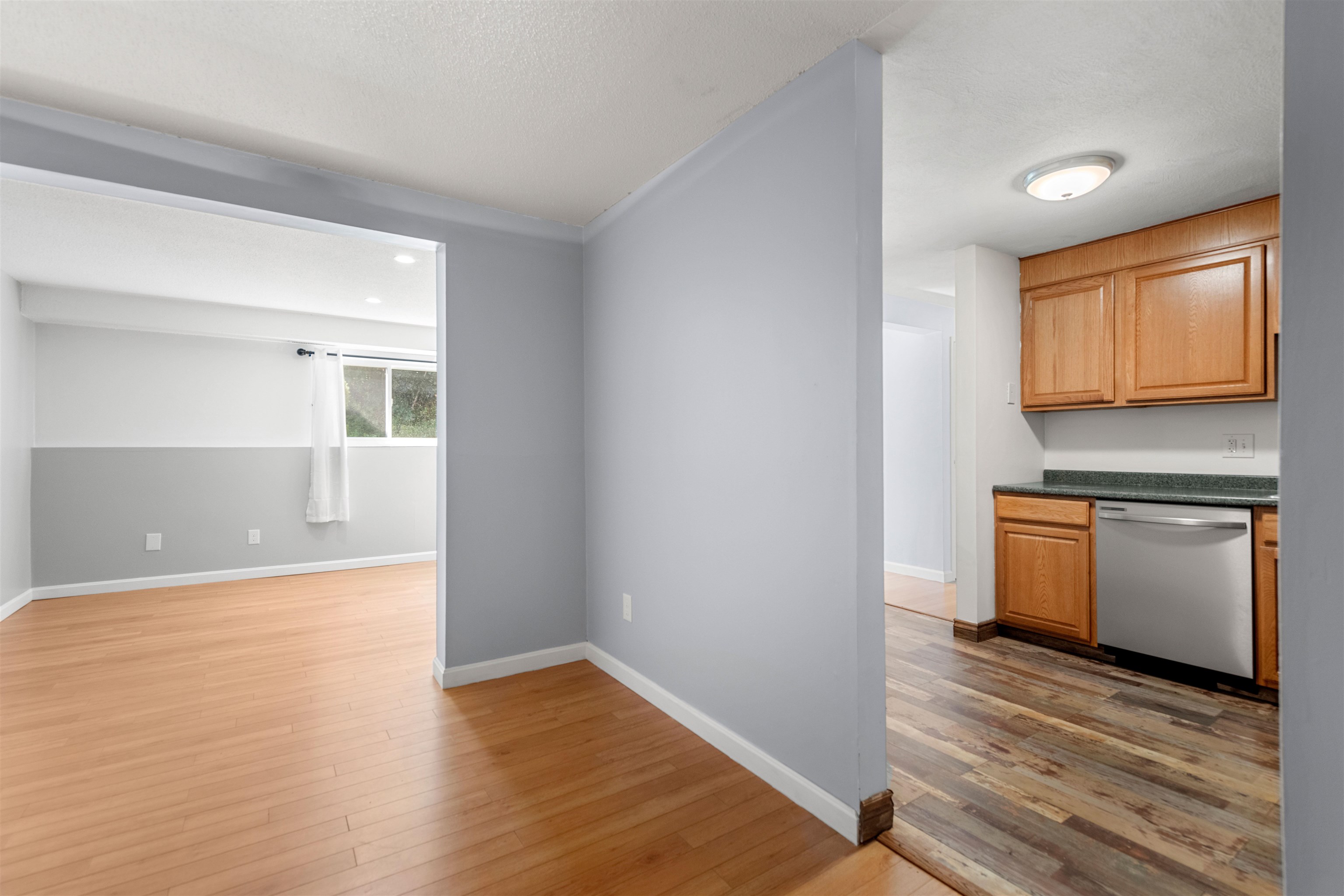 2 Brookside Drive, Unit 4 Exeter, NH 03833 - Photo 12 of 28 Gallery Image 12