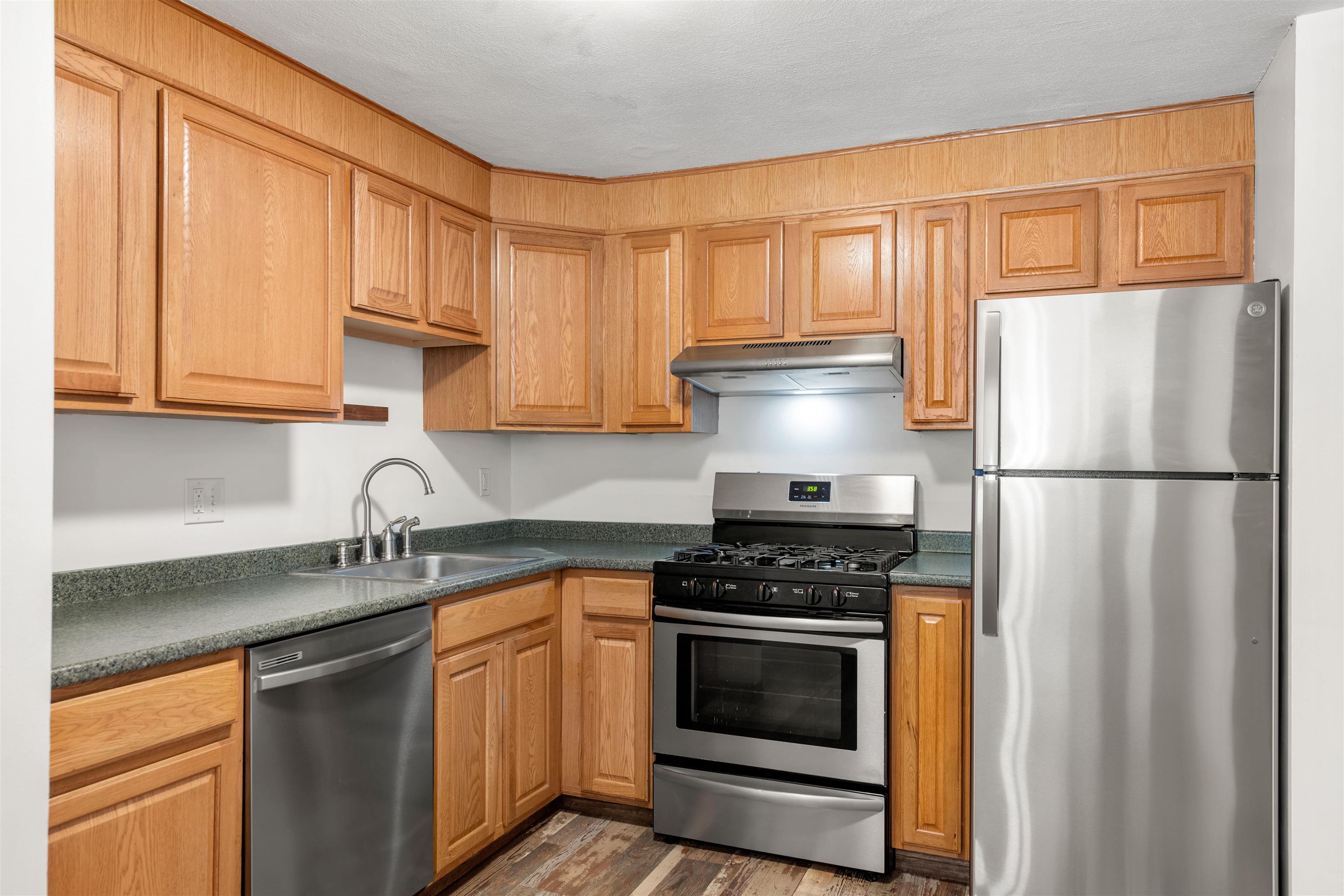 2 Brookside Drive, Unit 4 Exeter, NH 03833 - Photo 13 of 28 Gallery Image 13