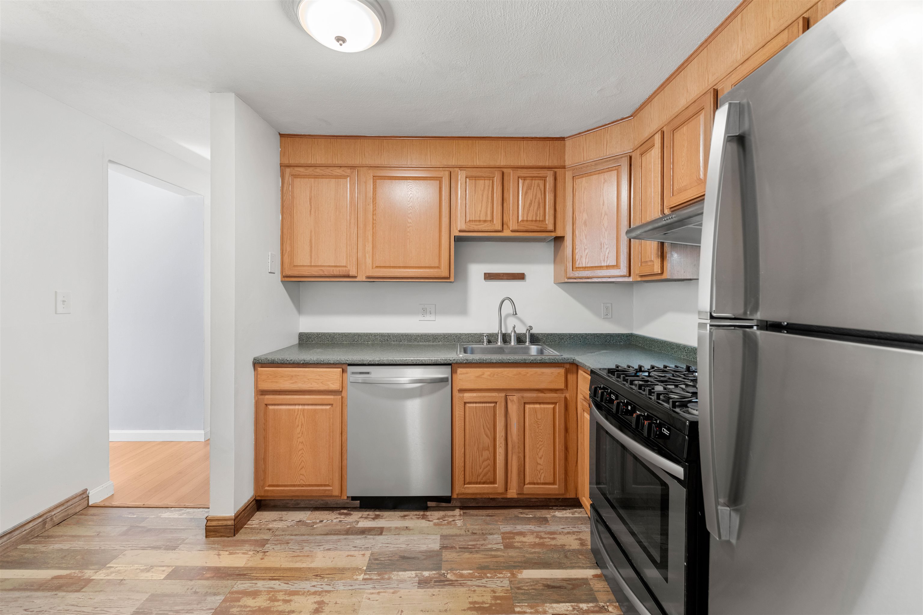 2 Brookside Drive, Unit 4 Exeter, NH 03833 - Photo 14 of 28 Gallery Image 14