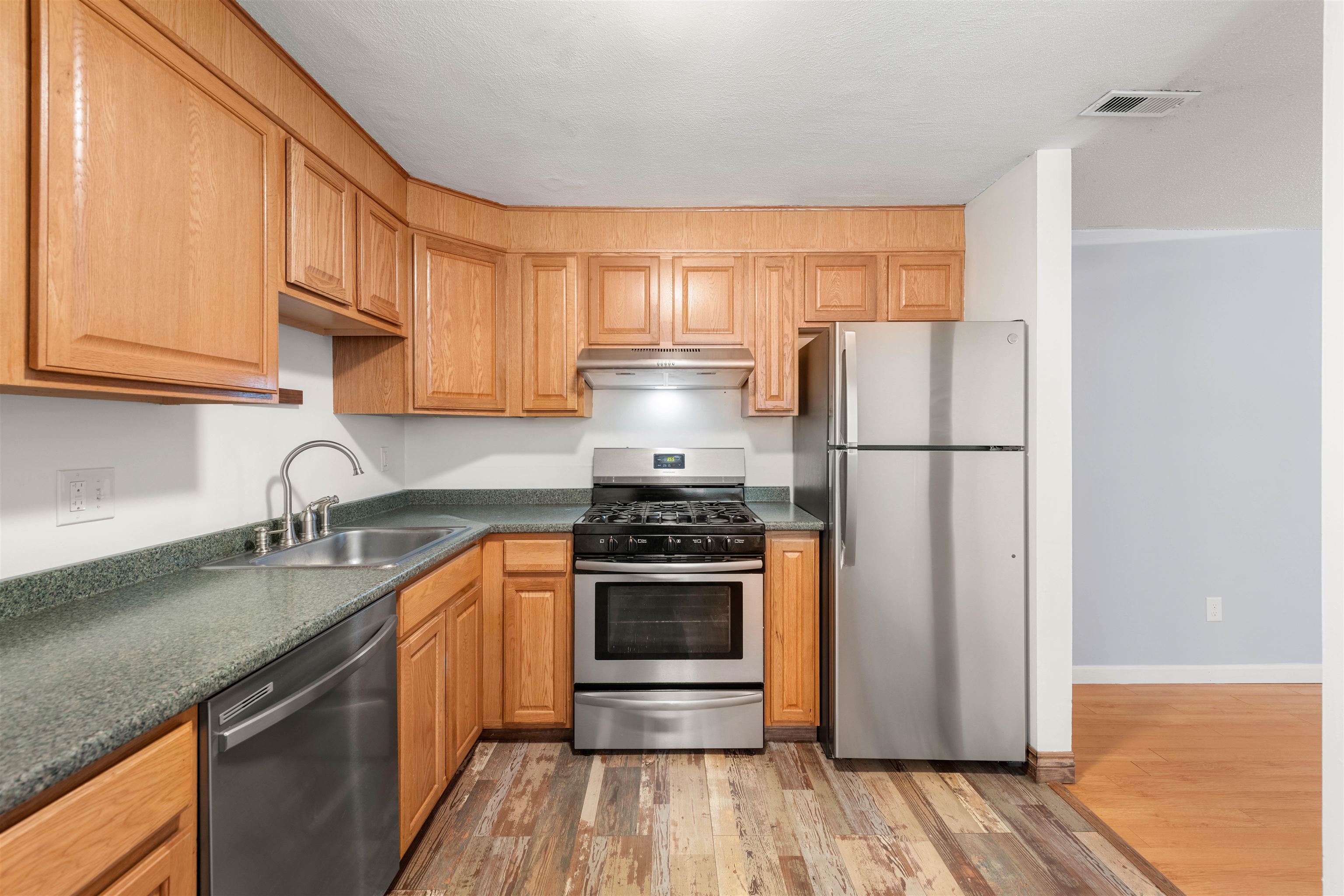 2 Brookside Drive, Unit 4 Exeter, NH 03833 - Photo 15 of 28 Gallery Image 15