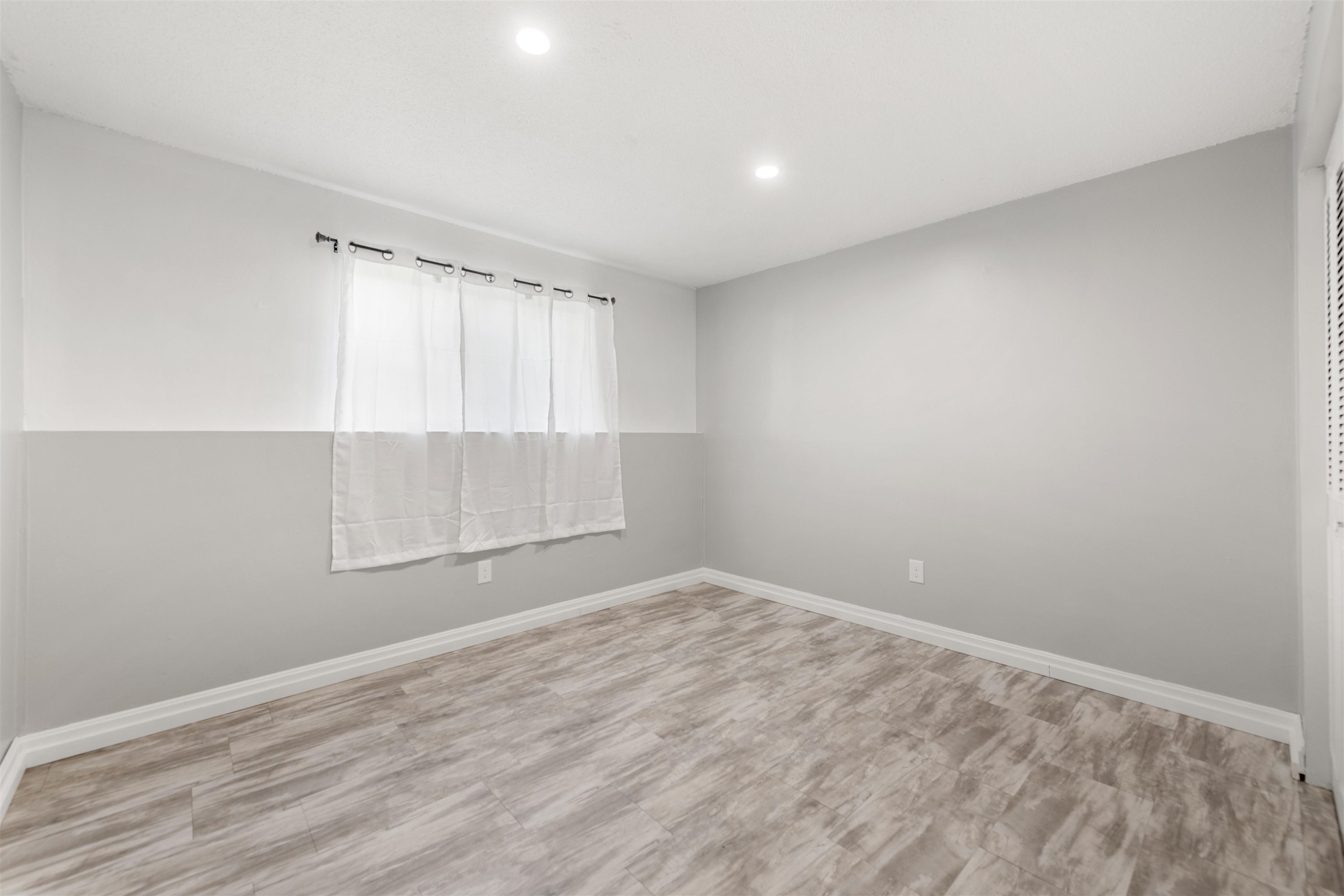2 Brookside Drive, Unit 4 Exeter, NH 03833 - Photo 23 of 28 Gallery Image 23