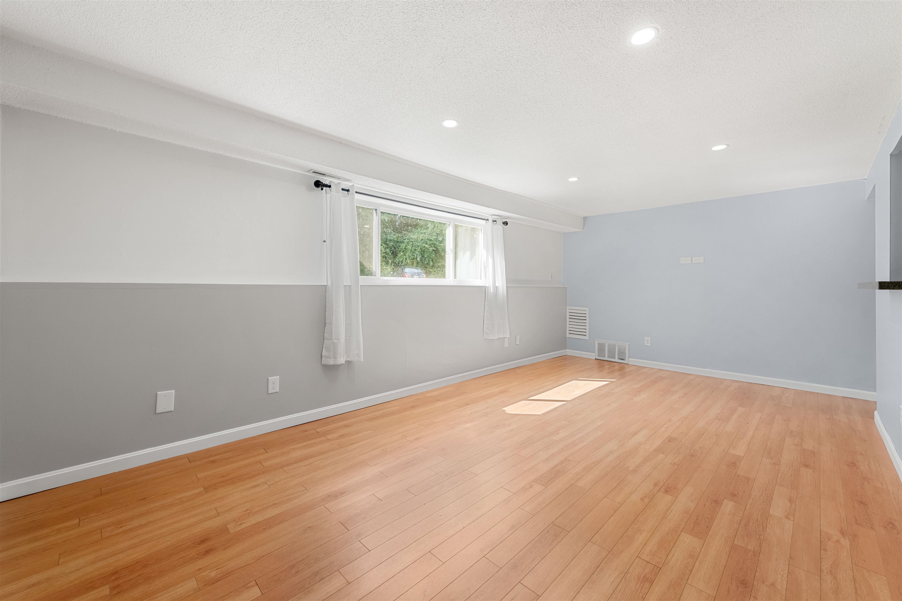 2 Brookside Drive, Unit 4 Exeter, NH 03833 - Photo 6 of 28 Gallery Image 6