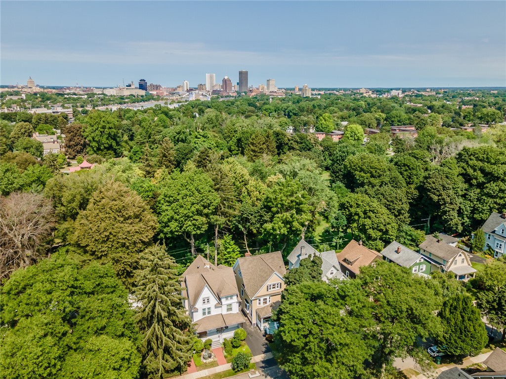 9 Menlo Place Rochester, NY 14620 - Photo 4 of 42 Steps from Highland Park & a short drive to downto