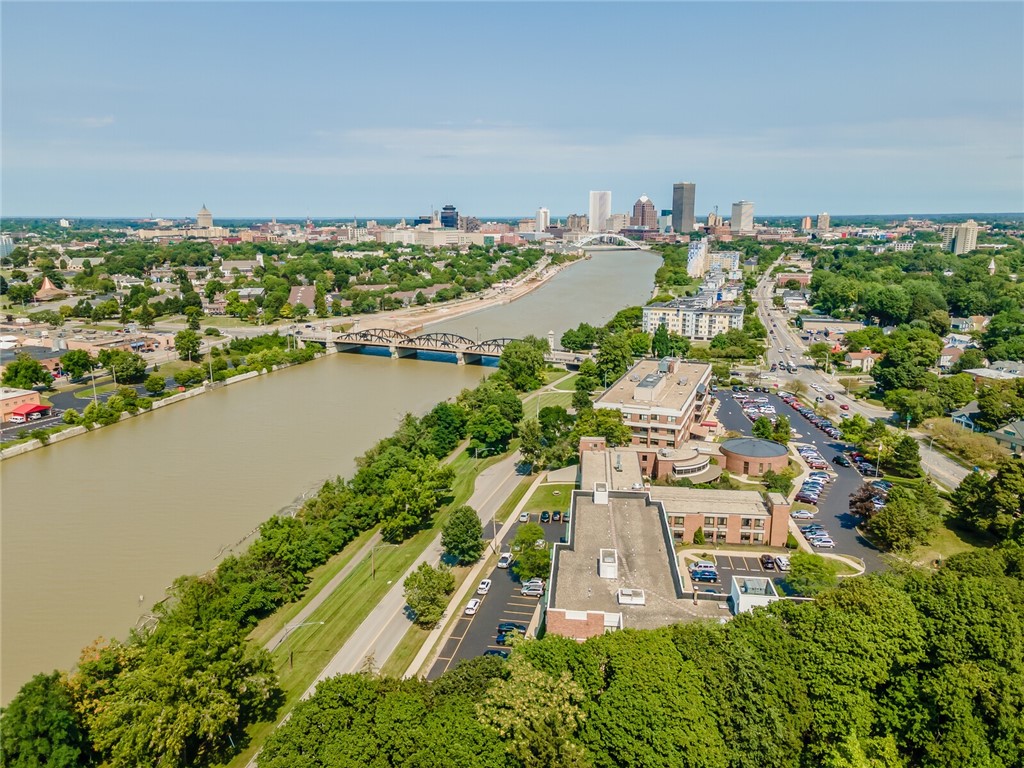 9 Menlo Place Rochester, NY 14620 - Photo 5 of 42 Near the Genesee River, Strong, U of R, and more