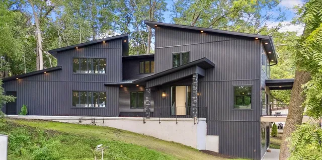 $874,900 | 9795 North Highland Road, Edgerton, WI 53534