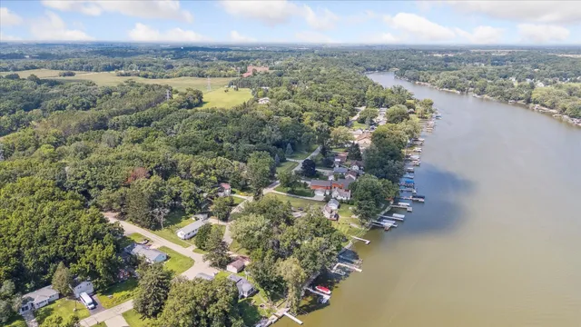 $874,900 | 9795 North Highland Road, Edgerton, WI 53534