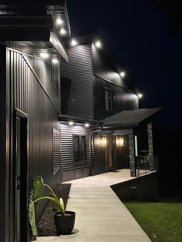 $874,900 | 9795 North Highland Road, Edgerton, WI 53534