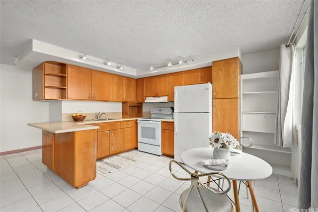 $299,000 | 1735 Dole Street, Unit 106, Honolulu, HI 96822