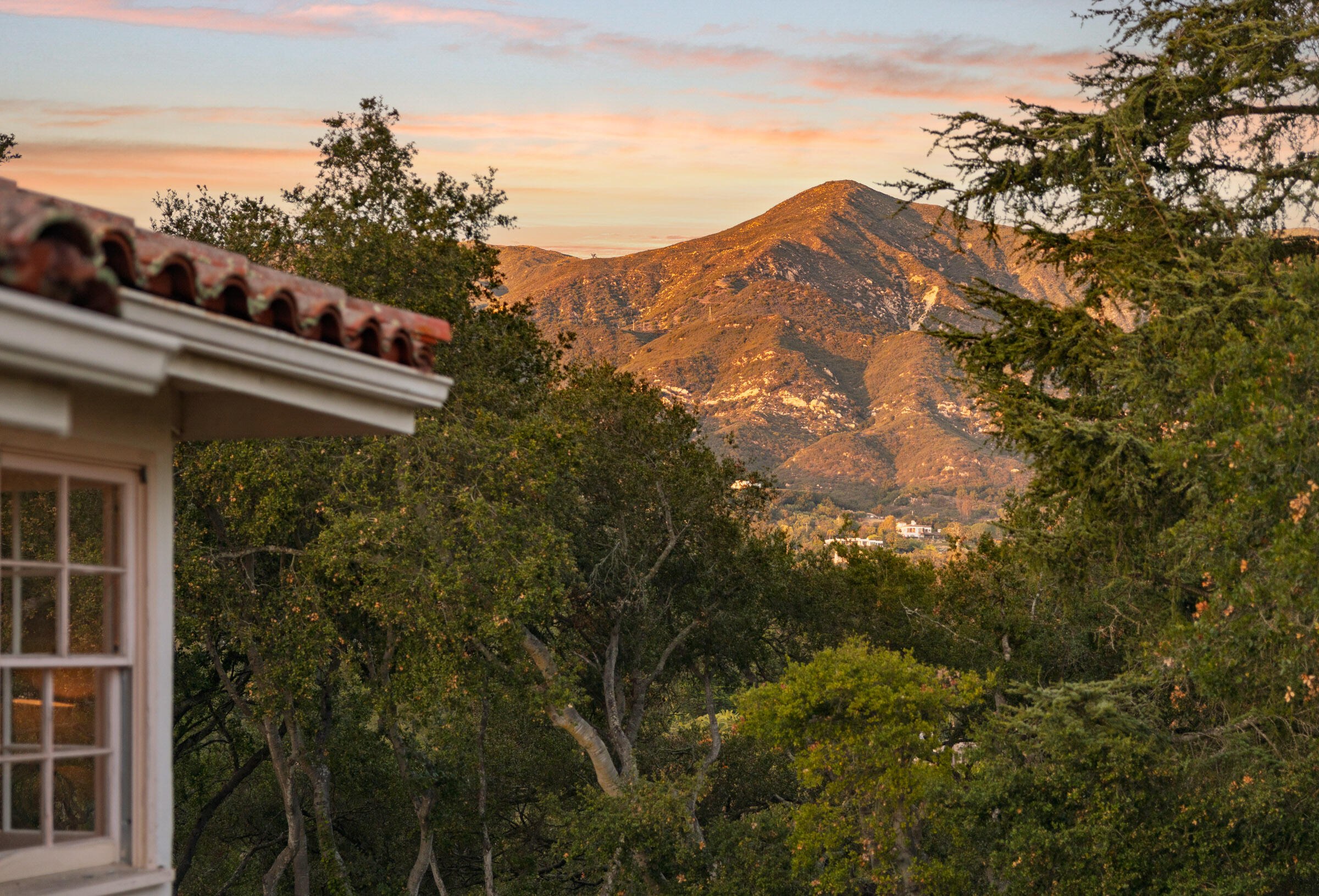 937 Arcady Road Montecito, CA 93108 - Photo 21 of 32 a view of a building