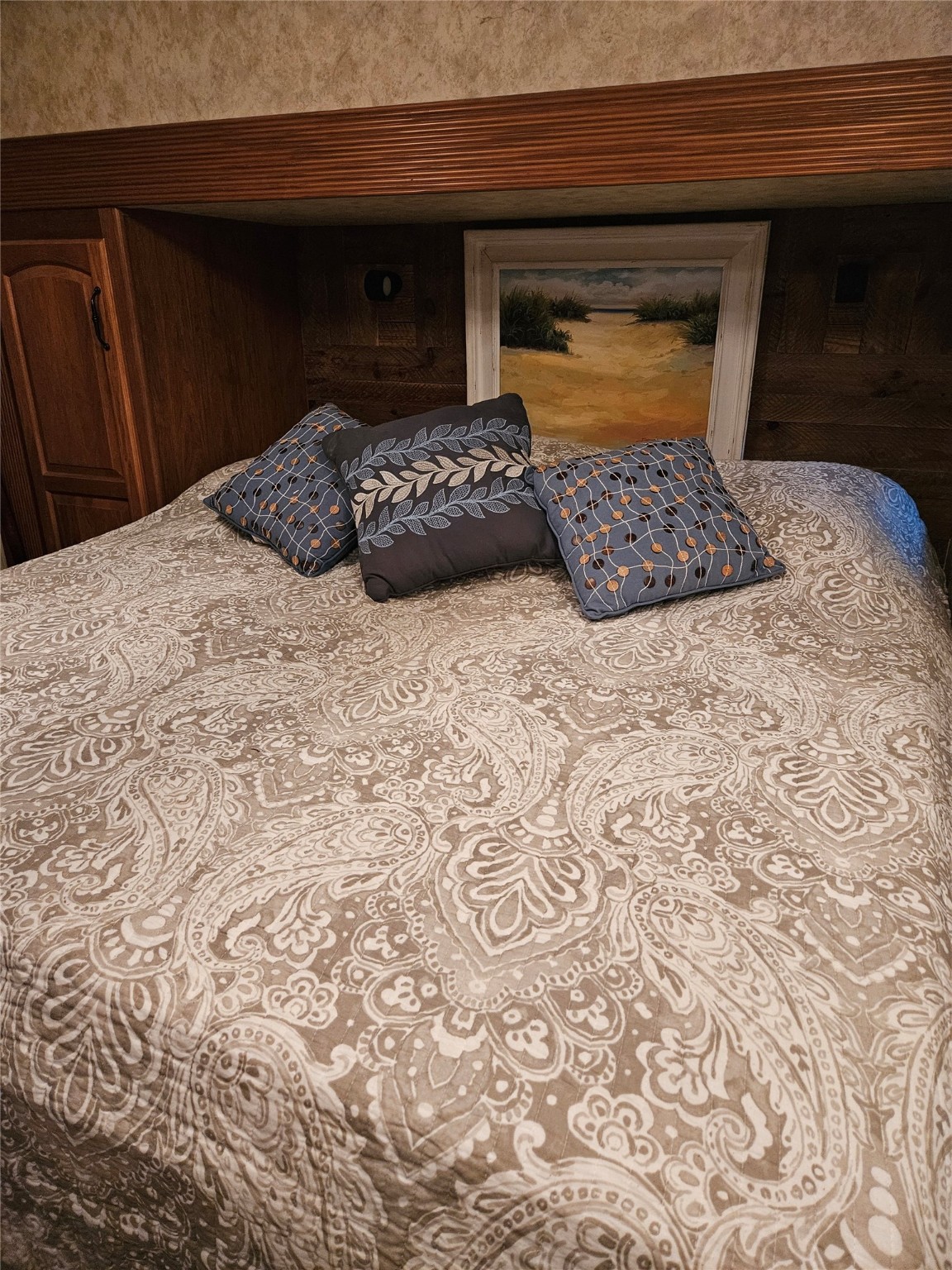 391 Deer Country Road Chester, TX 75936 - Photo 9 of 15 a bedroom with a bed and a window